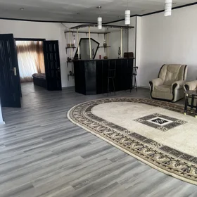 In Baku 200.0 m² apartment is for rent - Image 5