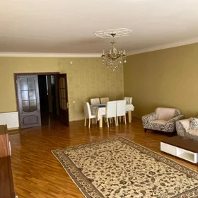 In Baku 160.0 m² apartment is for rent - Image 2