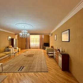In Baku 160.0 m² apartment is for rent - Изображение 2