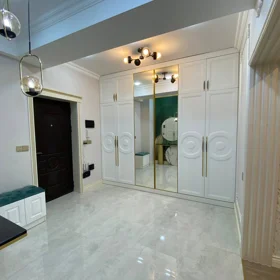 In Baku 115.0 m² apartment is for sale - Image 2