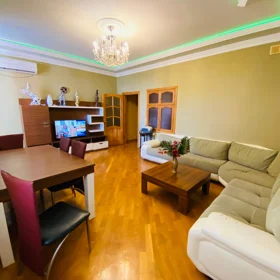 In Baku 102.0 m² apartment is for rent - Image 2