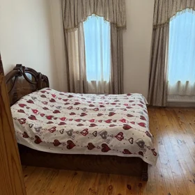 In Baku 400.0 m² house with 8.0 rooms is for sale - Image 3