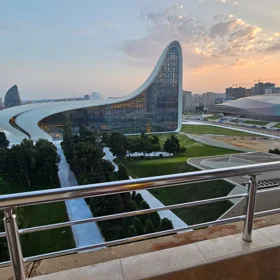 In Baku 184.0 m² apartment is for sale - Image 2