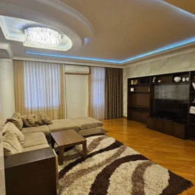 In Baku 184.0 m² apartment is for sale - Image 3