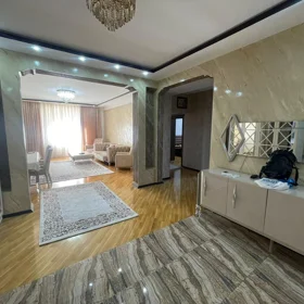 In Baku 160.0 m² apartment is for sale - Image 2
