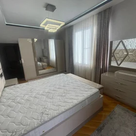 In Baku 160.0 m² apartment is for sale - Image 4