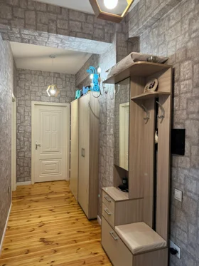 In Baku 70.0 m² apartment is for rent - Image 3