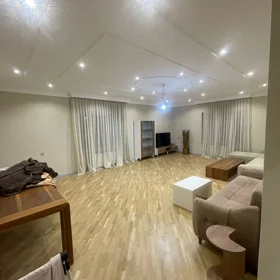 In Baku 155.0 m² apartment is for rent - Image 3