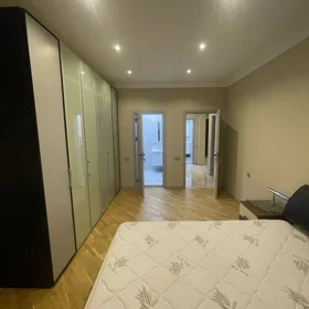 In Baku 155.0 m² apartment is for rent - Image 5