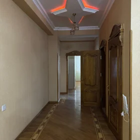 In Baku 145.0 m² apartment is for rent - Изображение 2