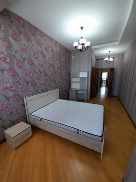 In Baku 145.0 m² apartment is for rent - Image 3