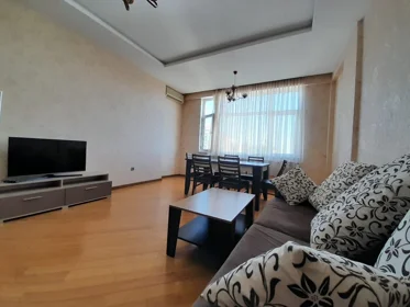 In Baku 145.0 m² apartment is for rent - Image 4