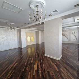 In Baku 410.0 m² apartment is for sale - Image 5