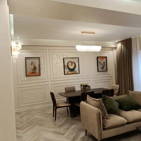 In Baku 139.0 m² apartment is for sale - Image 4