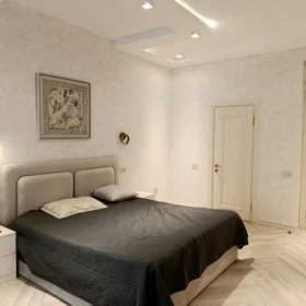 In Baku 139.0 m² apartment is for sale - Image 5