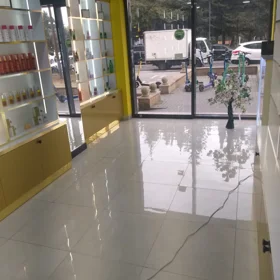 In Baku 60.0 m² commercial is for rent