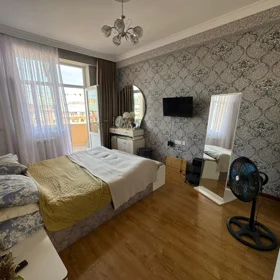 In Baku 142.0 m² apartment is for sale - Image 2