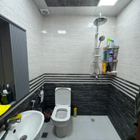 In Baku 142.0 m² apartment is for sale - Image 5