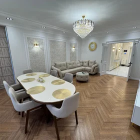 In Baku 108.0 m² apartment is for sale - Image 3
