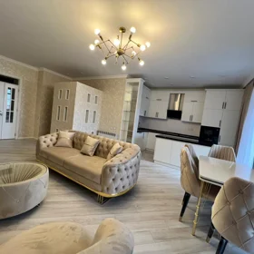 In Baku 110.0 m² apartment is for rent - Image 2