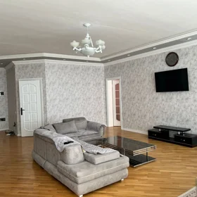 In Baku 123.0 m² apartment is for rent - Image 2