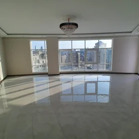 In Baku 220.0 m² apartment is for rent - Image 2