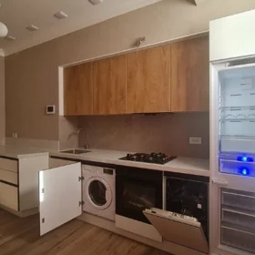 In Baku 70.0 m² apartment is for sale - Image 5