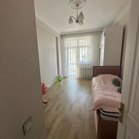 In Baku 110.0 m² apartment is for rent - Image 4