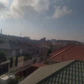 In Baku 210.0 m² house with 6.0 rooms is for sale - Image 2