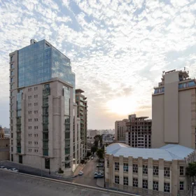 In Baku 153.0 m² apartment is for sale - Image 2