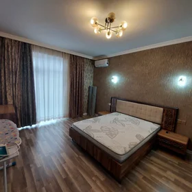 In Baku 140.0 m² apartment is for rent - Image 5