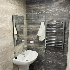 In Baku 100.0 m² apartment is for rent - Image 2