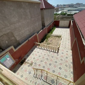 In Baku 230.0 m² house with 6.0 rooms is for rent - Image 3