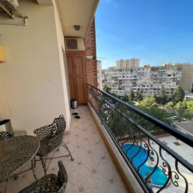 In Baku 180.0 m² apartment is for rent - Image 2