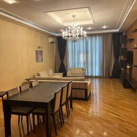 In Baku 180.0 m² apartment is for rent - Image 4