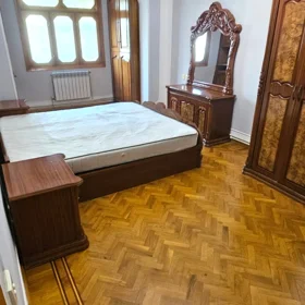 In Baku 140.0 m² apartment is for sale - Image 4