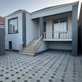 In Baku 100.0 m² house with 4.0 rooms is for sale - Image 2