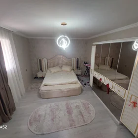 In Baku 140.0 m² house with 4.0 rooms is for sale - Image 3