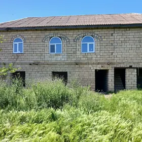 In Masallı 251.0 m² house with 5.0 rooms is for sale - Image 2