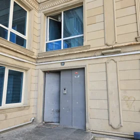 In Baku 170.0 m² apartment is for rent - Image 2