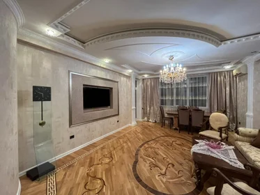 In Baku 140.0 m² apartment is for rent - Image 2