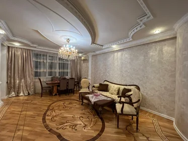 In Baku 140.0 m² apartment is for rent - Image 4