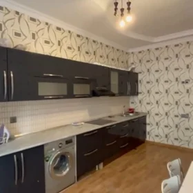 In Baku 70.0 m² apartment is for rent - Image 2