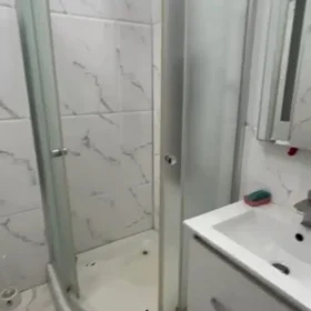 In Baku 70.0 m² apartment is for rent - Image 3