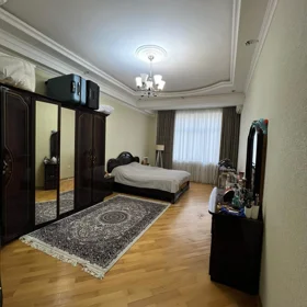 In Baku 101.0 m² apartment is for sale - Image 3