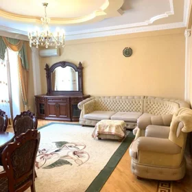 In Baku 130.0 m² apartment is for rent - Image 2