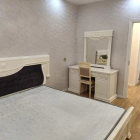 In Baku 100.0 m² apartment is for rent - Image 3