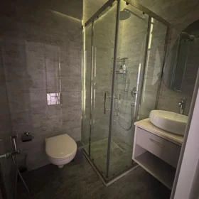 In Baku 131.0 m² apartment is for sale - Image 3