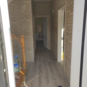 In Baku 180.0 m² house with 4.0 rooms is for sale - Image 2