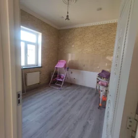 In Baku 180.0 m² house with 4.0 rooms is for sale - Image 4